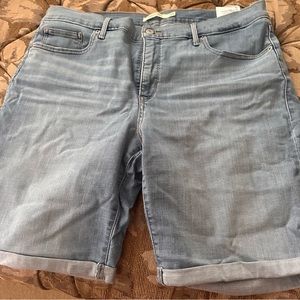 Levi 5 Pocket Mid Rise Bermuda Shorts